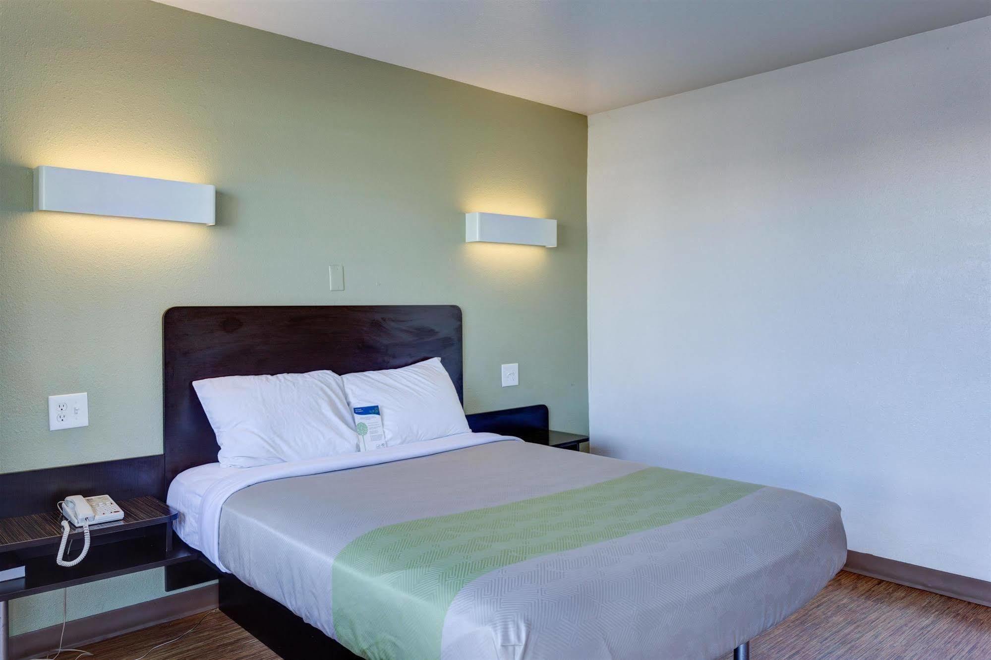 Americas Best Value Inn Bowling Green Bagian luar foto
