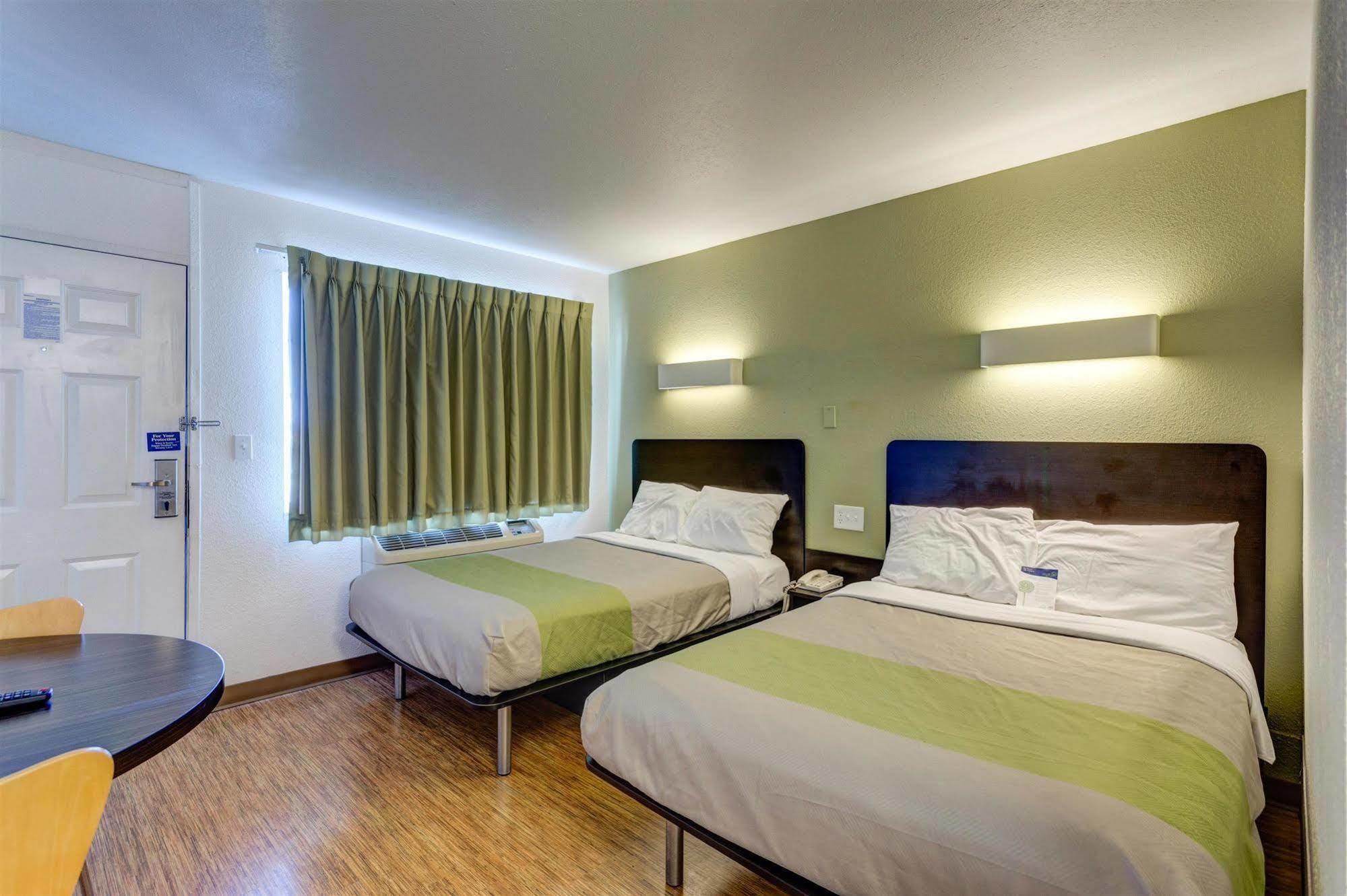 Americas Best Value Inn Bowling Green Bagian luar foto