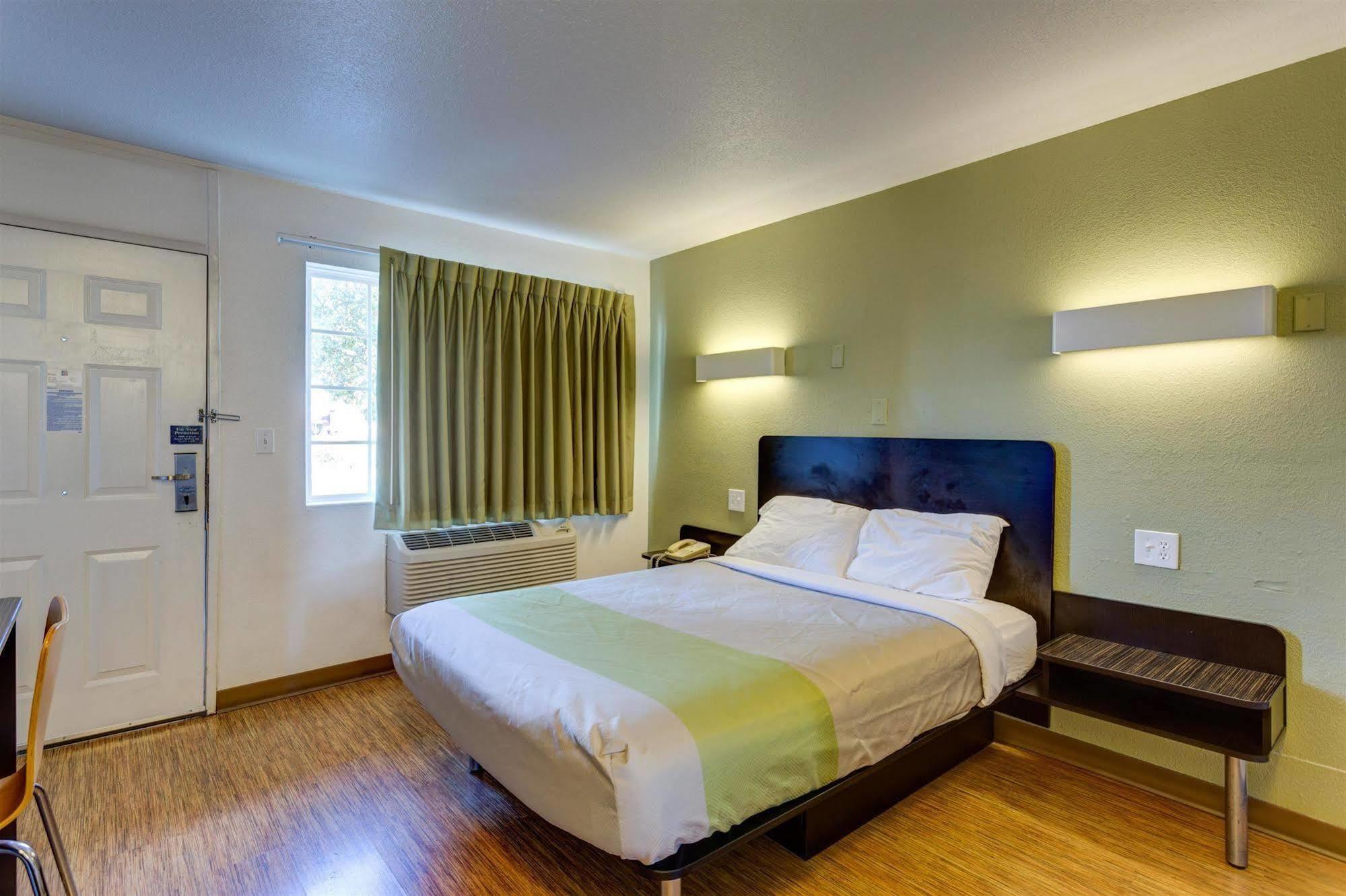 Americas Best Value Inn Bowling Green Bagian luar foto